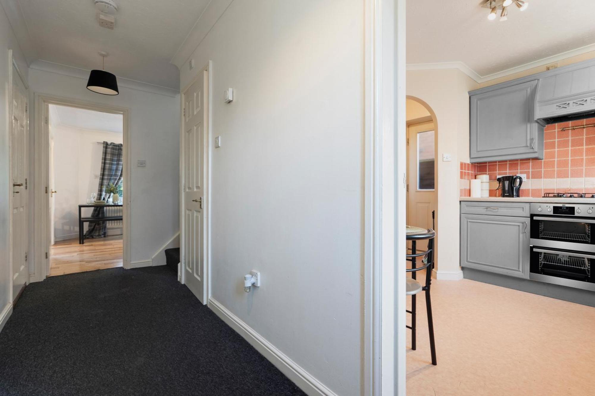 Applin House-5 Bed Contractor Parking Wifi Holiday home Bristol