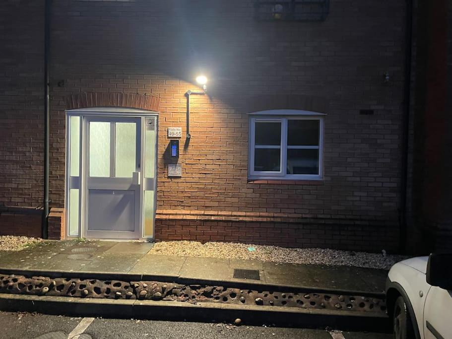 Long - Contractors - Bradley Stoke Apartment Bristol