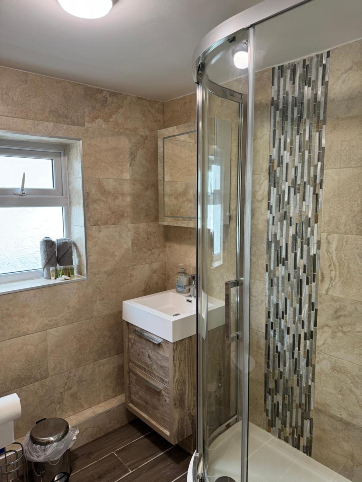 2 Bedroom Luxury Apartment *