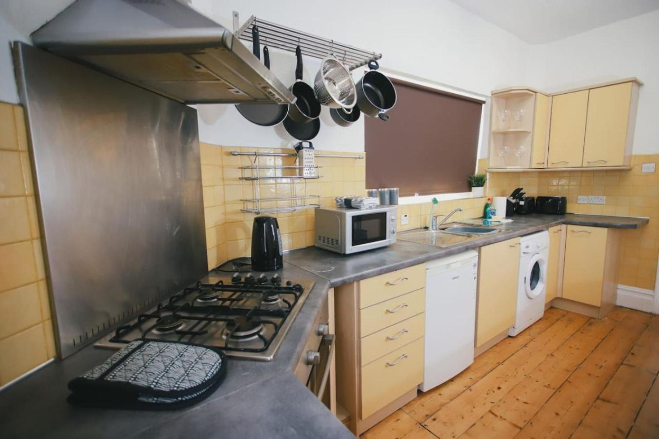 Court Rd - Contractors Long By Shortstayuk Holiday home