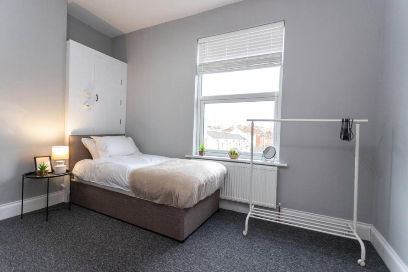 Rd B - Location Long By Shortstayuk Bristol