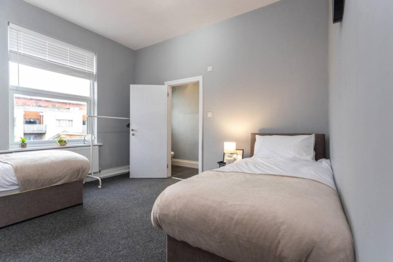 Apartment Rd B - Location Long By Shortstayuk