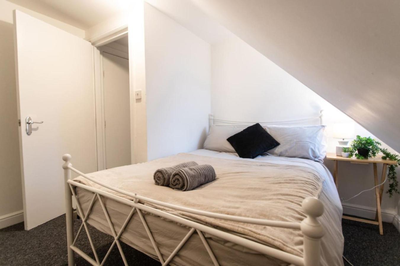 Apartment 4 Sunnyside Contractors Long By Shortstayuk Bristol