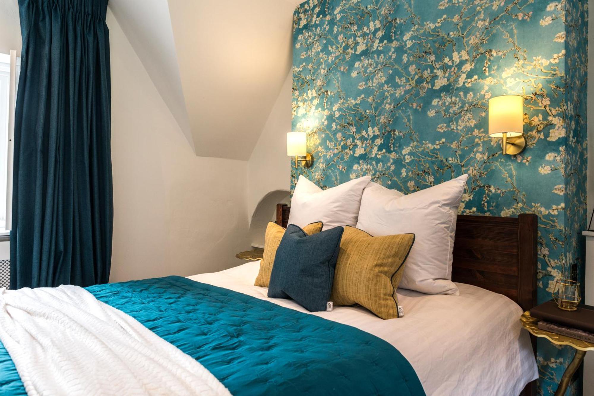 Charming & Central Pipe Lane House Bristol