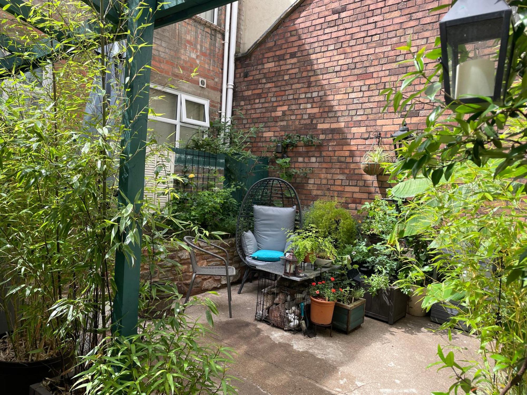 Charming & Central Pipe Lane House Bristol