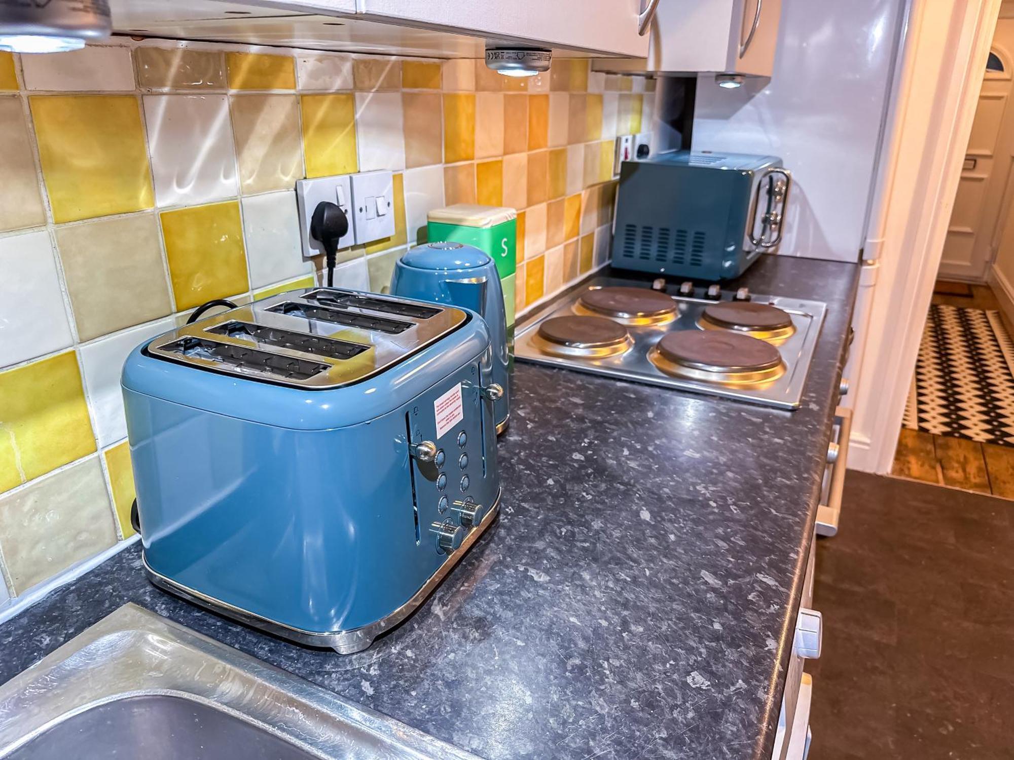Bauhaus 4 Bedroom House By Altoluxoexperience Short Lets & Serviced With Free Parking * Bristol