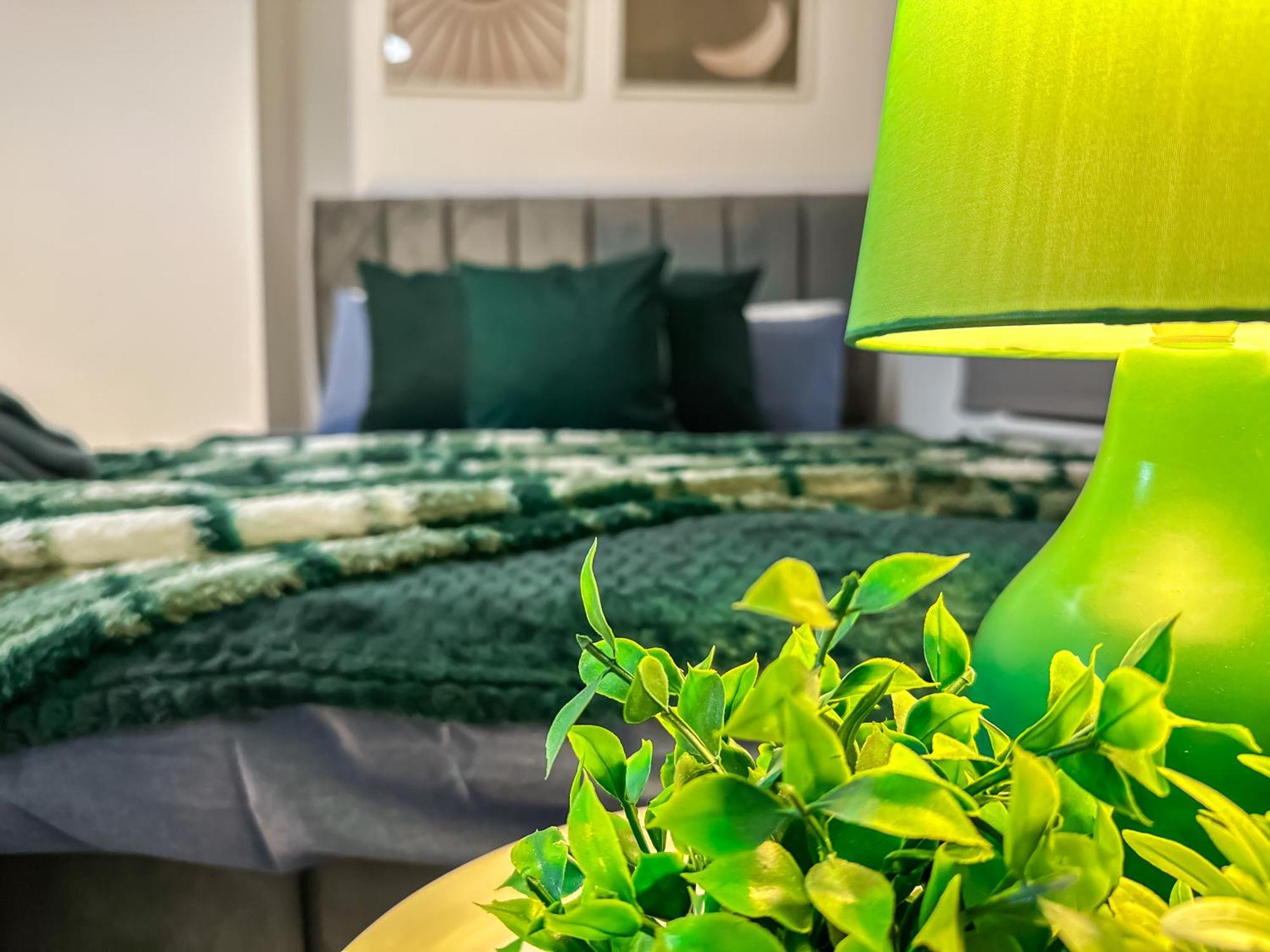 Bauhaus 4 Bedroom House By Altoluxoexperience Short Lets & Serviced With Free Parking *