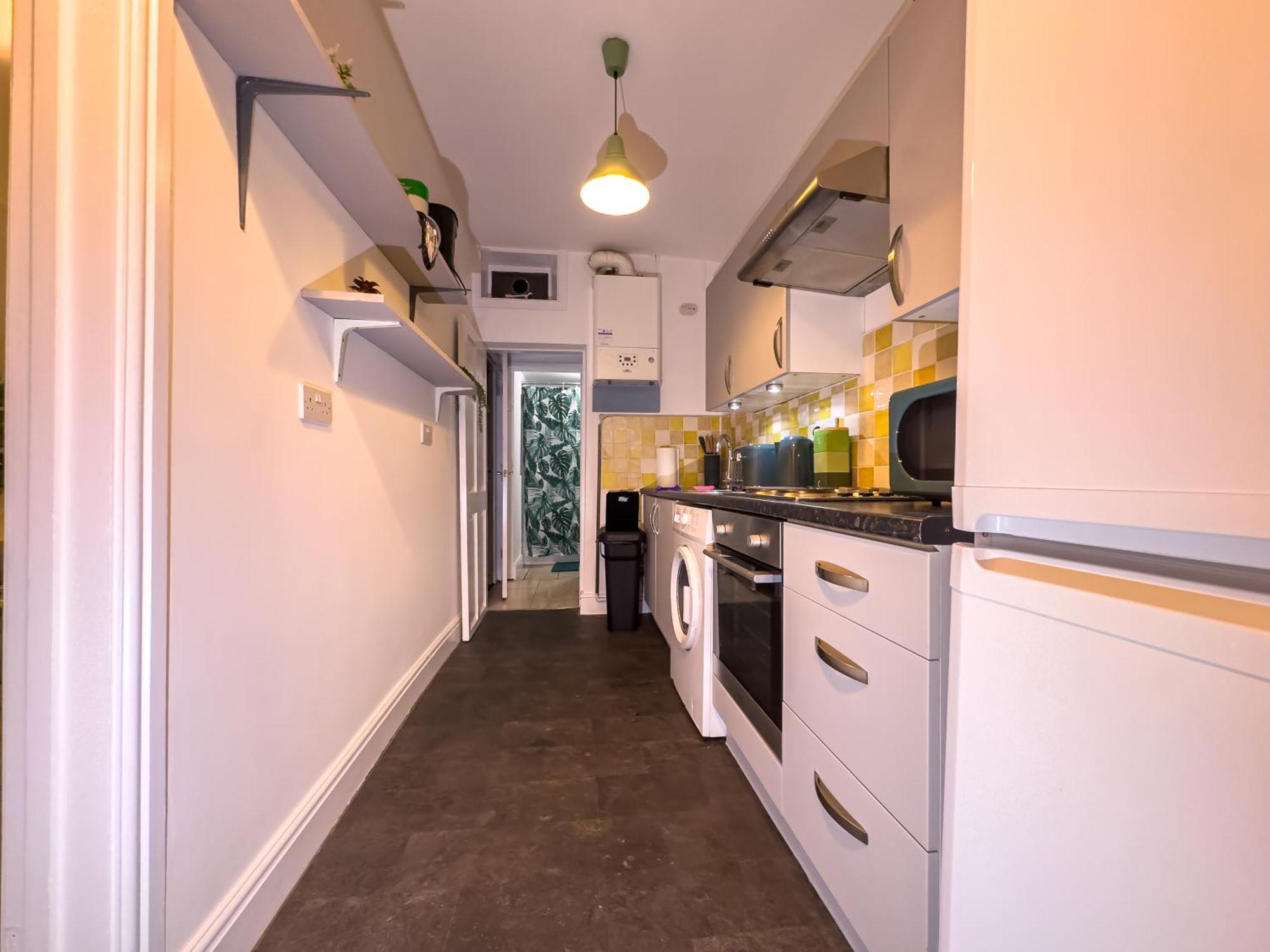 Bauhaus 4 Bedroom House By Altoluxoexperience Short Lets & Serviced With Free Parking *