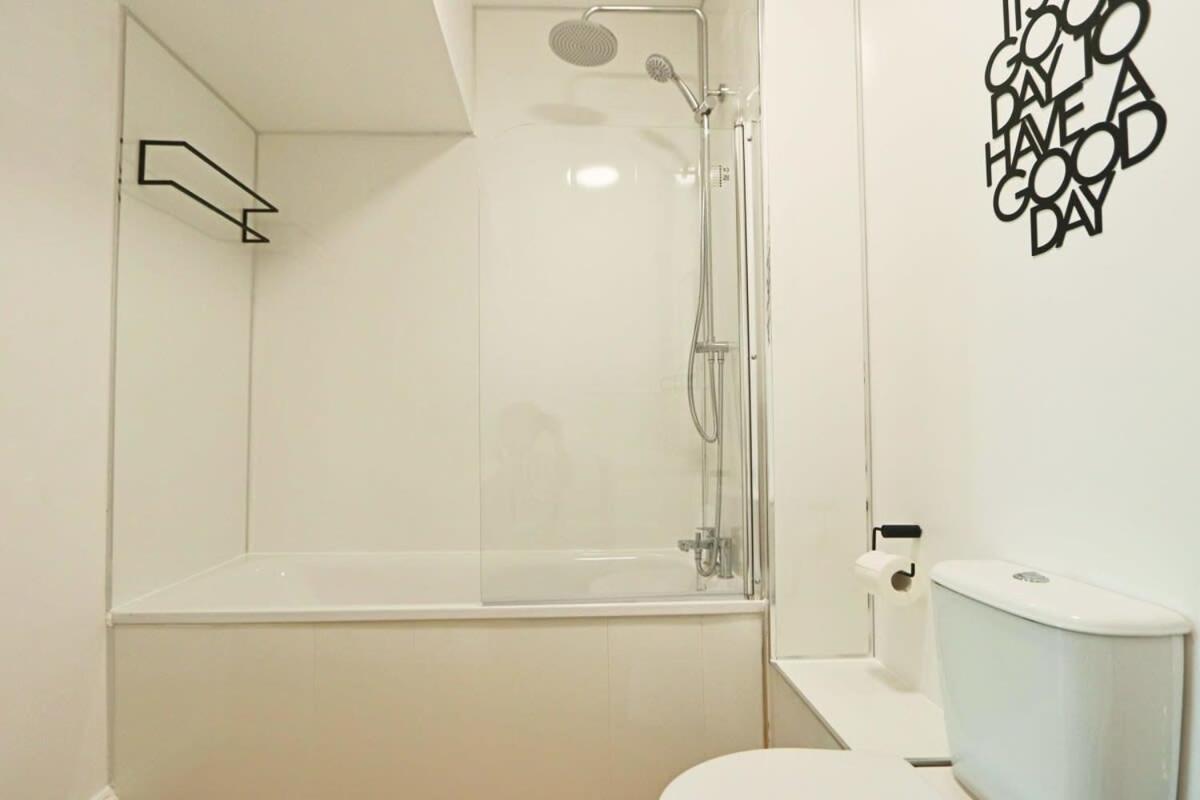 Lovely Salisbury 1 Bedroom Flat Apartment *