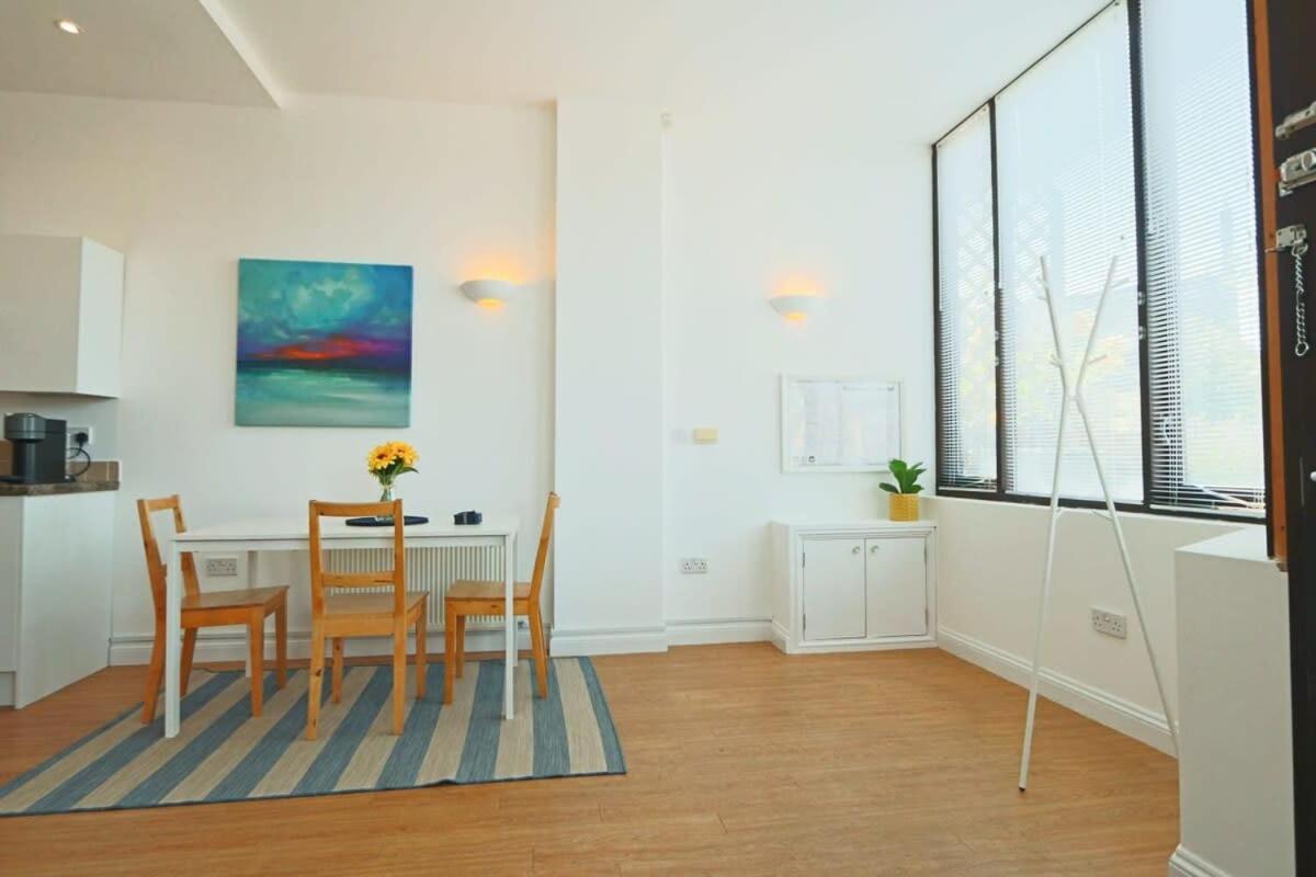 Lovely Salisbury 1 Bedroom Flat * Bristol