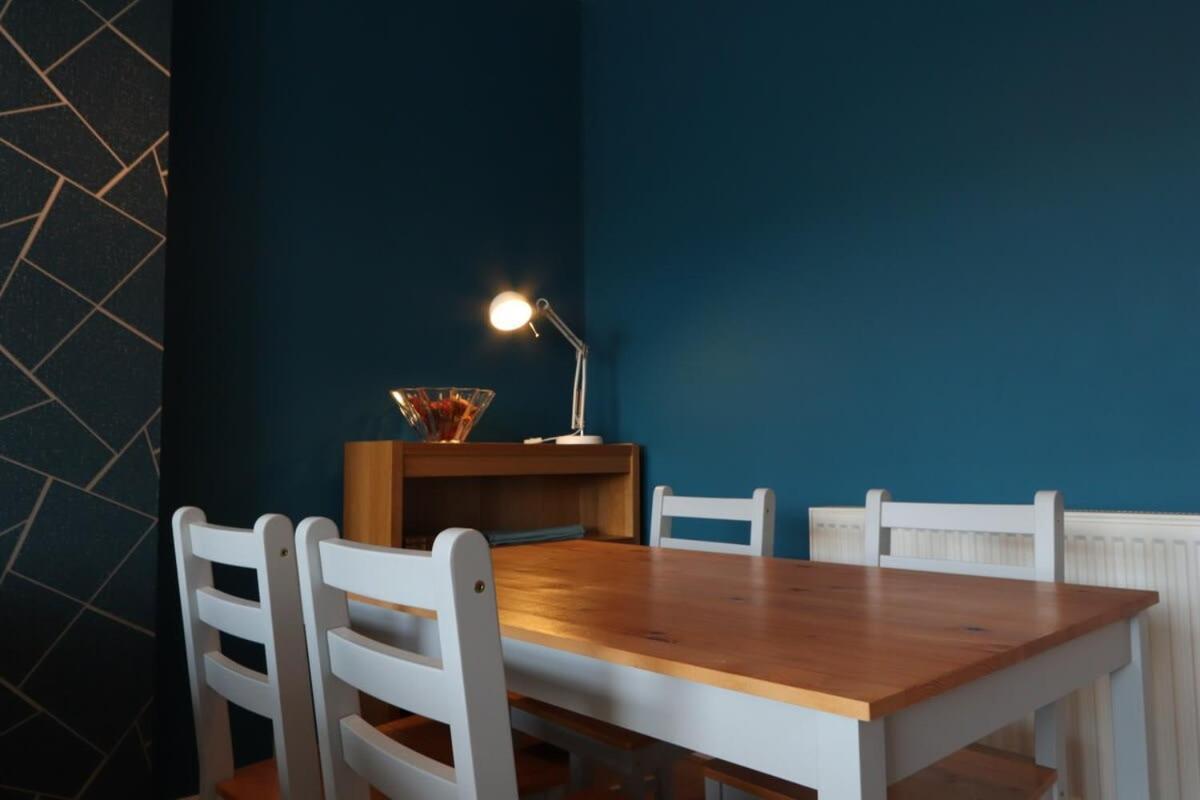 Stylish 2 Bed In Old Market Bristol