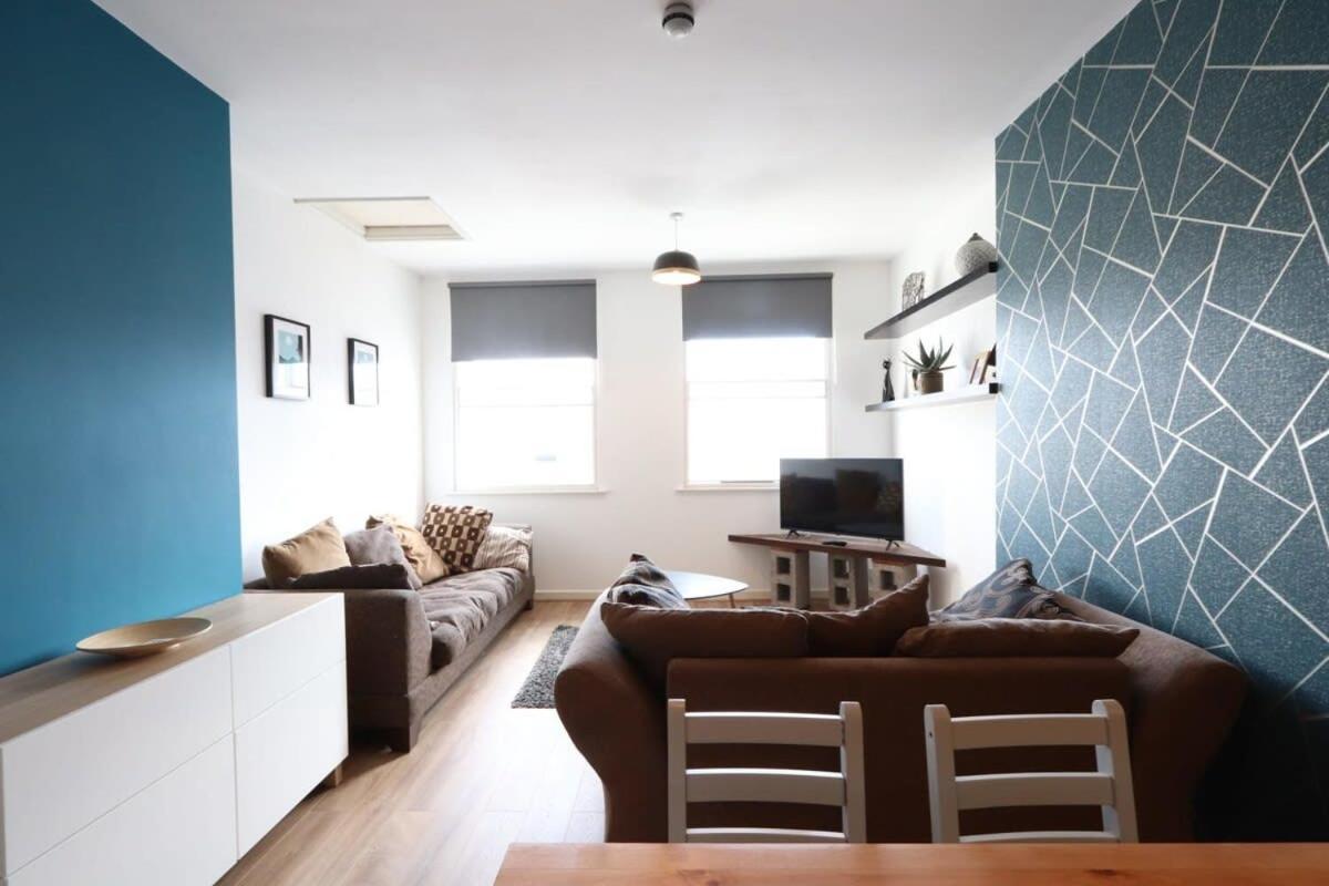 Stylish 2 Bed In Old Market * Bristol