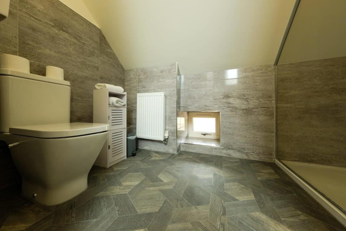Sladacre 2 Bedroom Converted Barn Apartment