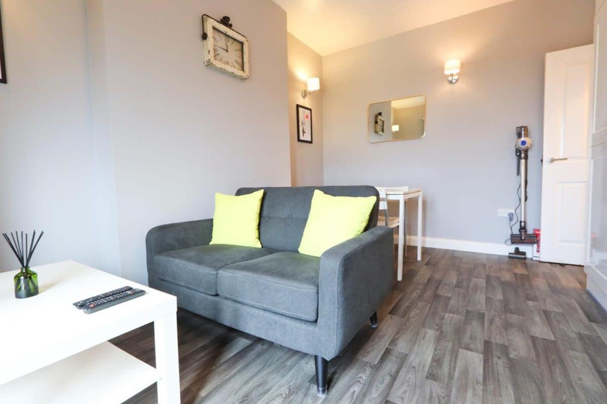 One Bedroom Flat Near Temple Meads *