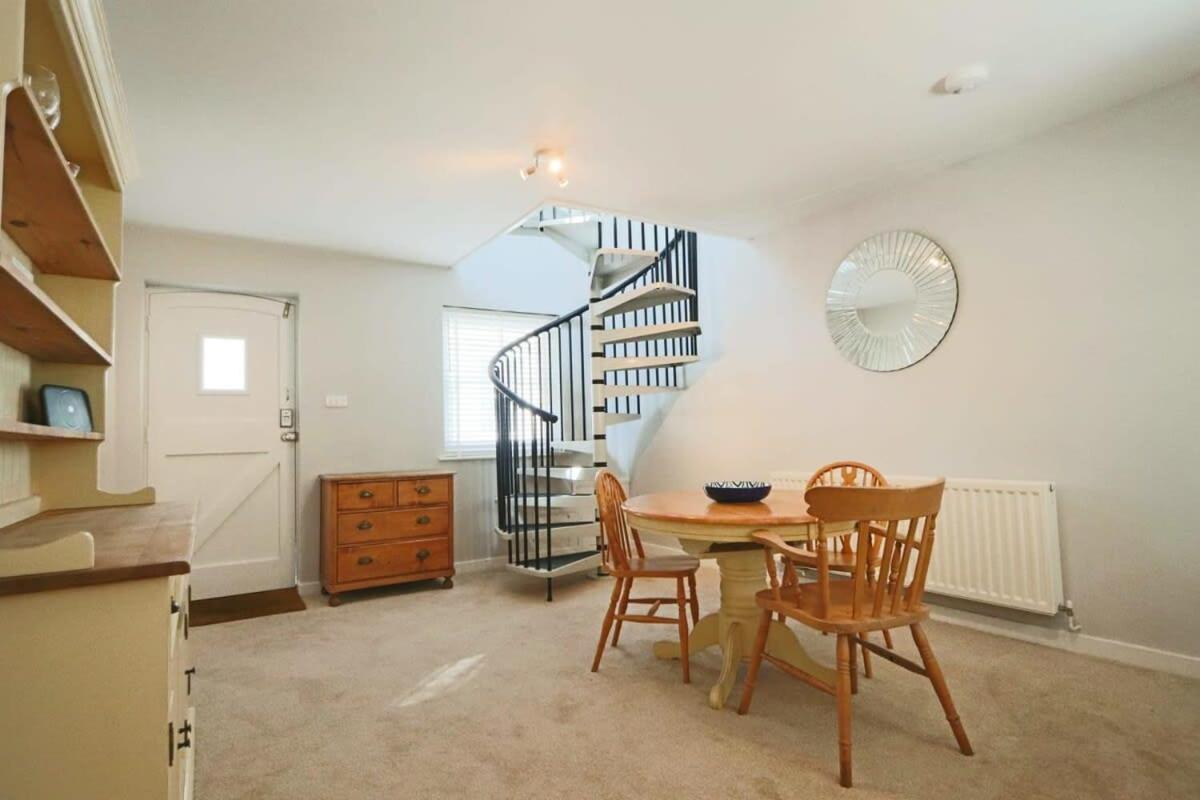Coach House In Clifton Village *