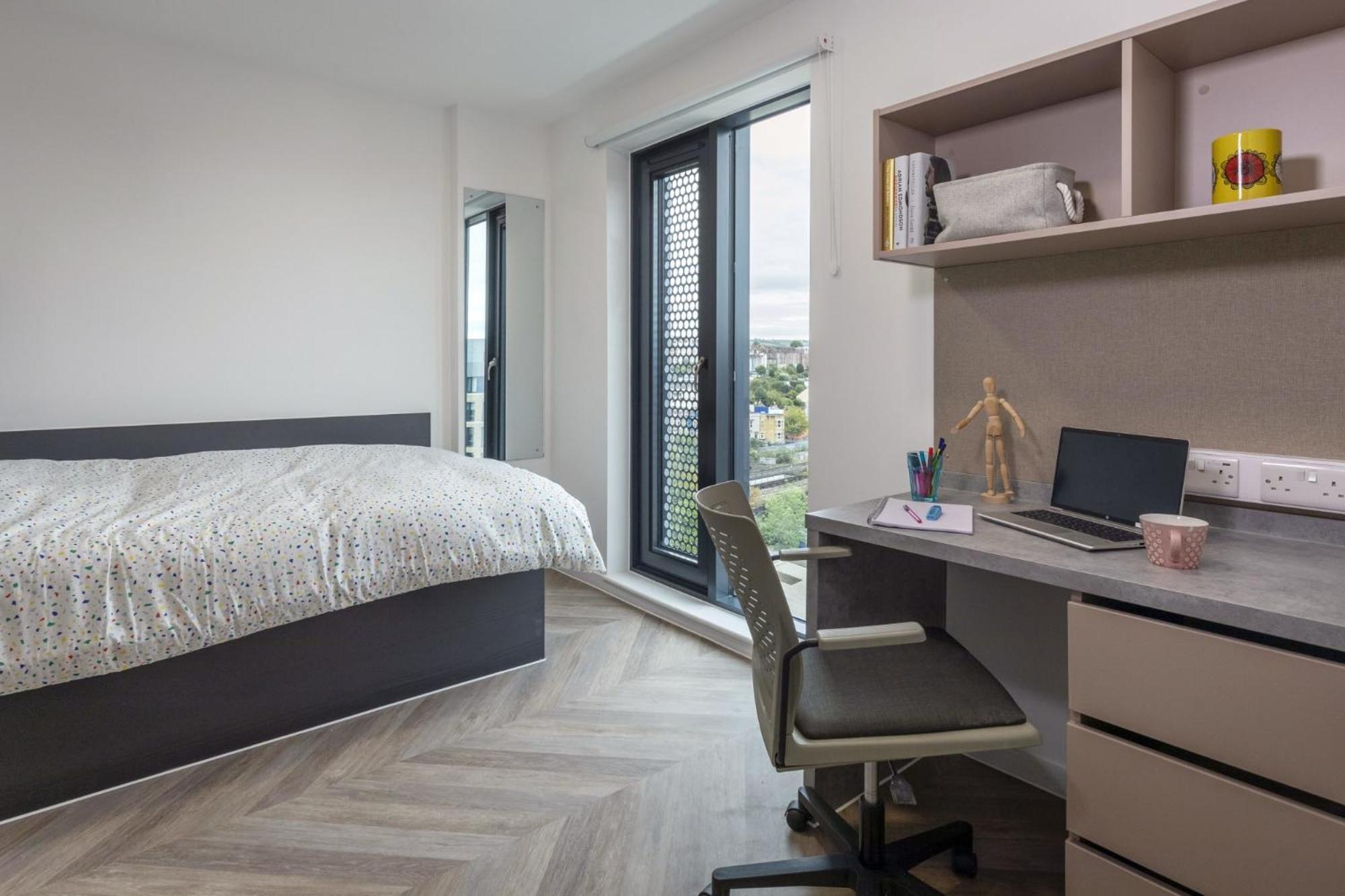 Cosy And Private Ensuite At The Metalworks In Apartment Bristol