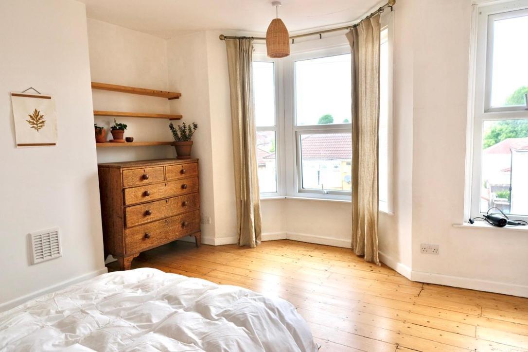 Peaceful 3 Double Bed House By Park Bristol