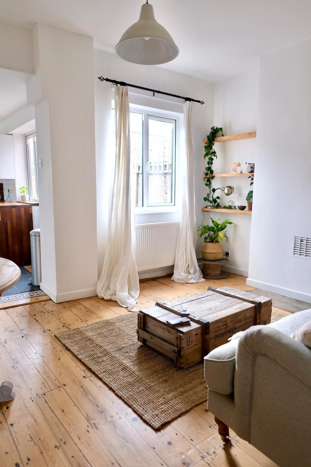 Peaceful 3 Double Bed House By Park Holiday home *