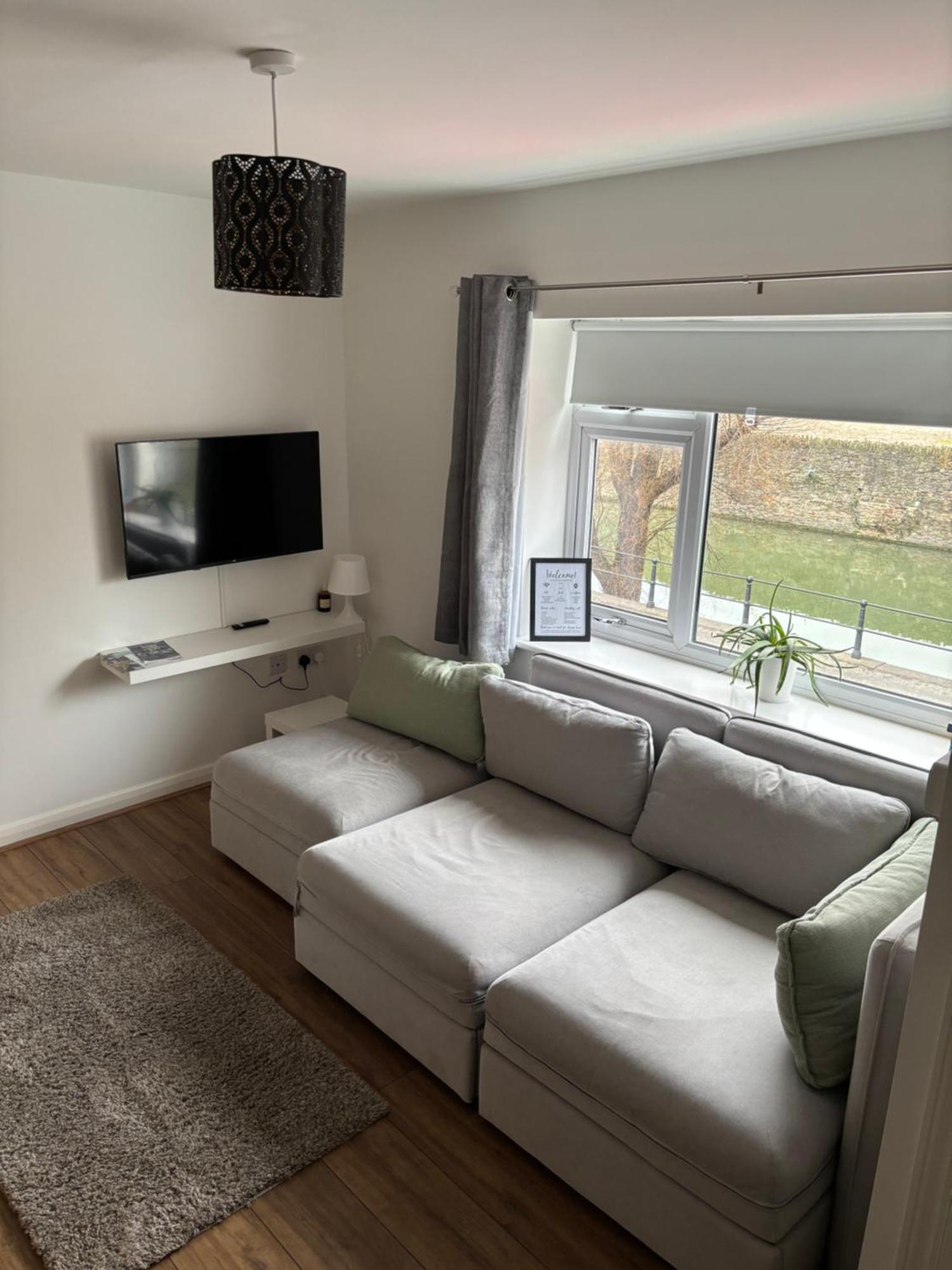 31 Canal Apartments, Canal View -temple Meads * Bristol