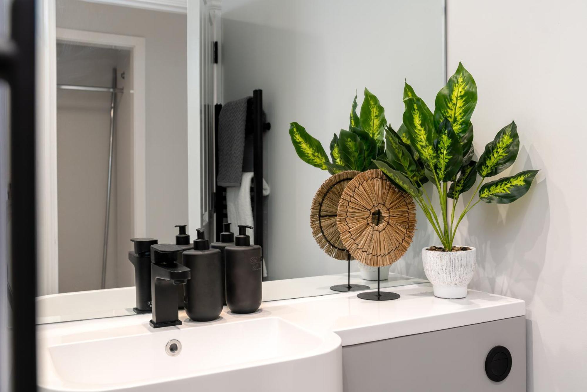 62 Park Street - Urban Apartment *