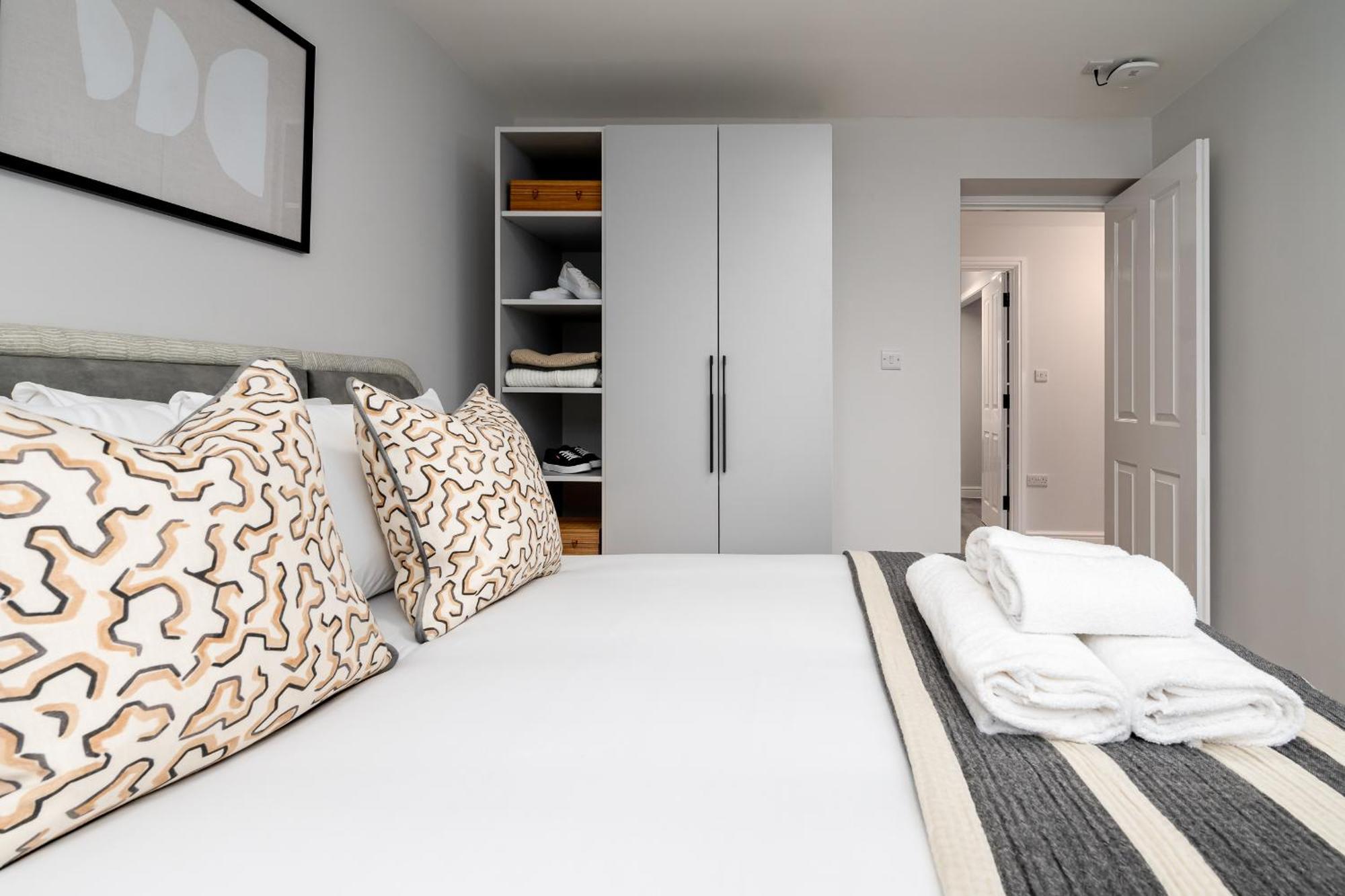 Apartment 62 Park Street - Urban *