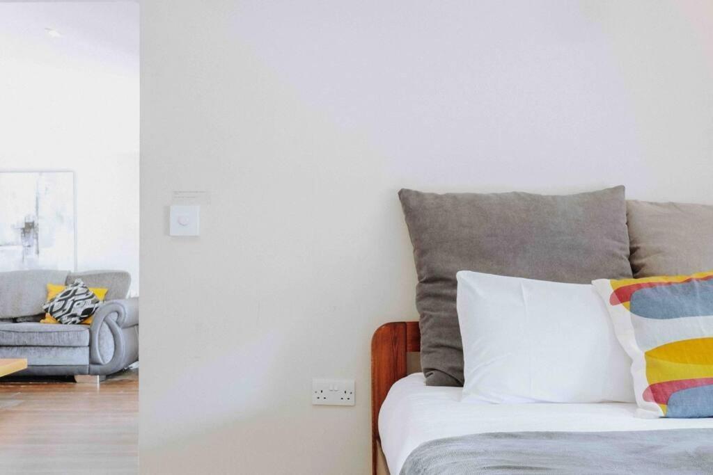 Apartment Smart-home In Original Victorian Building