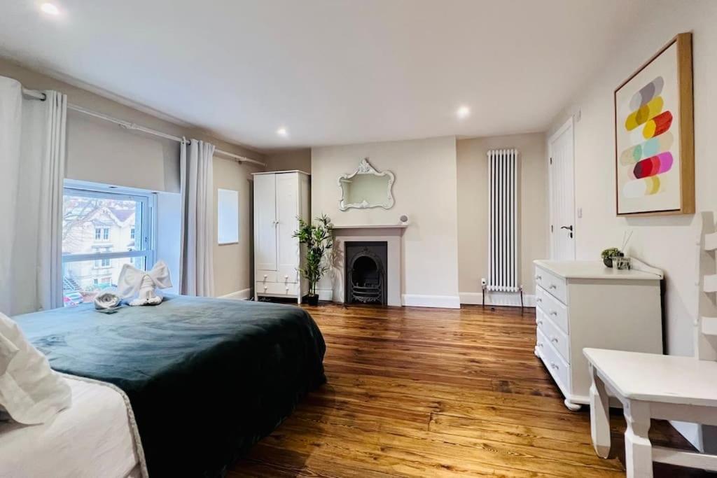 Smart-home In Original Victorian Building Apartment Bristol