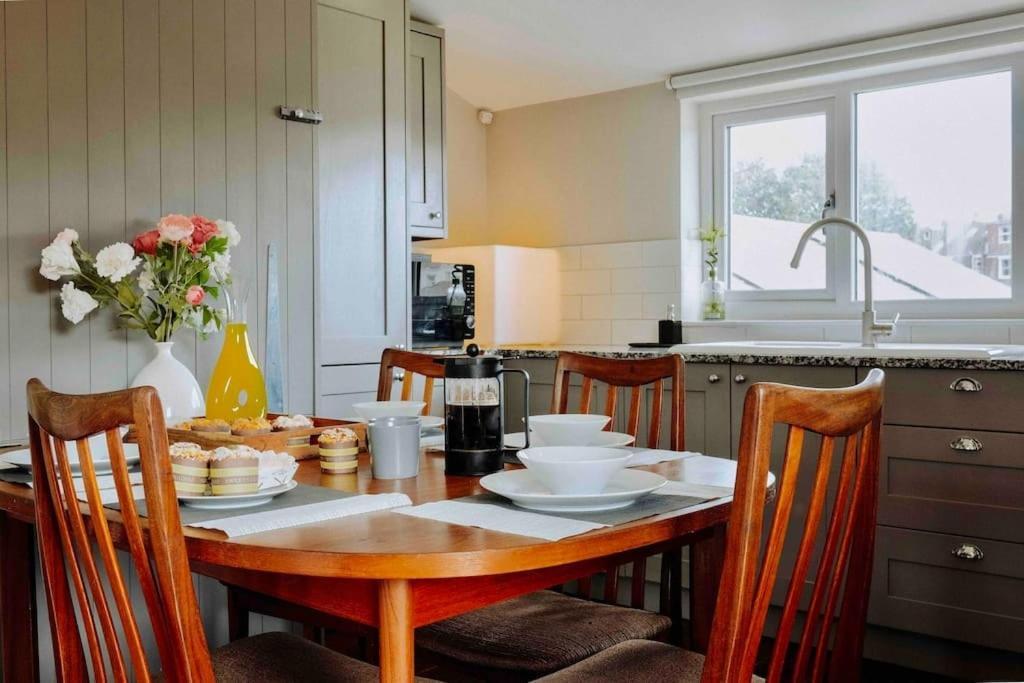 Apartment Smart-home In Original Victorian Building Bristol