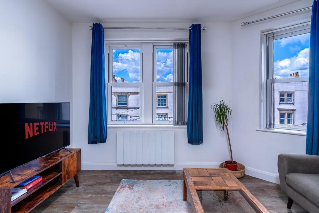Chic & Modern - Bedminster Parade Apartment *