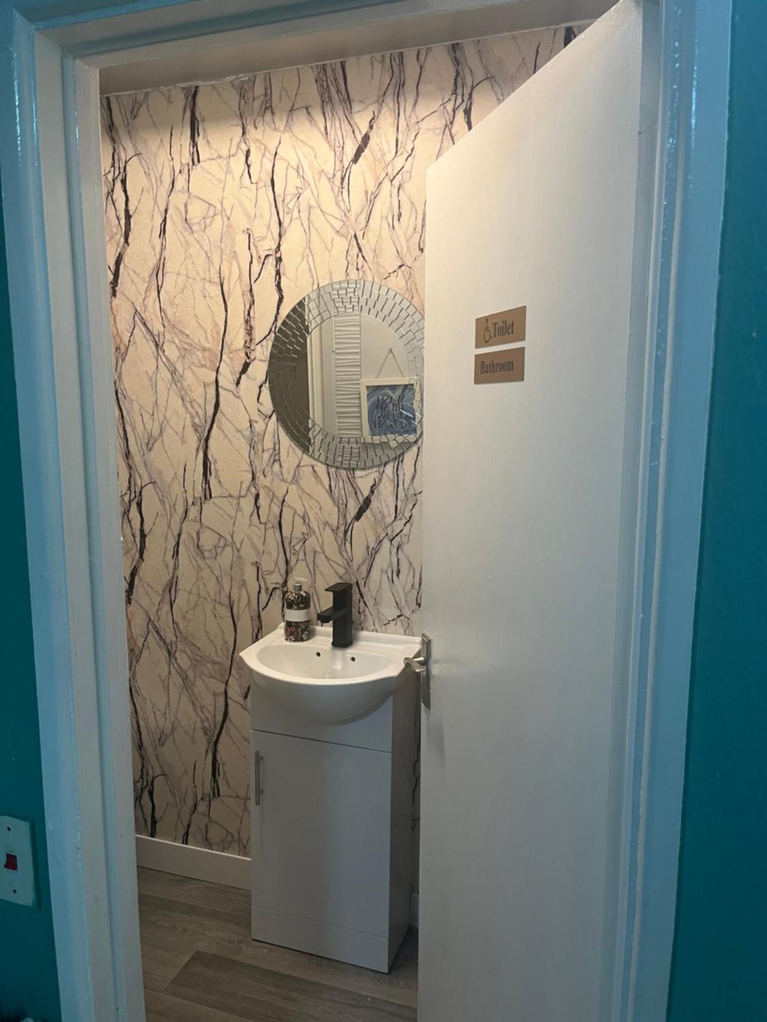 Guest house Private 2 Near Southmead Hospital