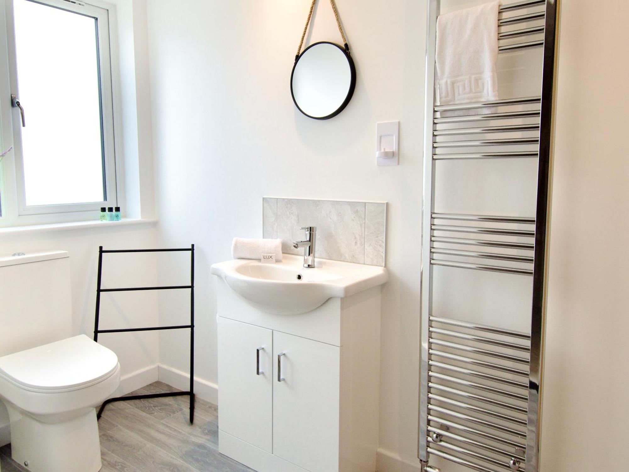 Hideaway House, Sleeps 9, With Parking