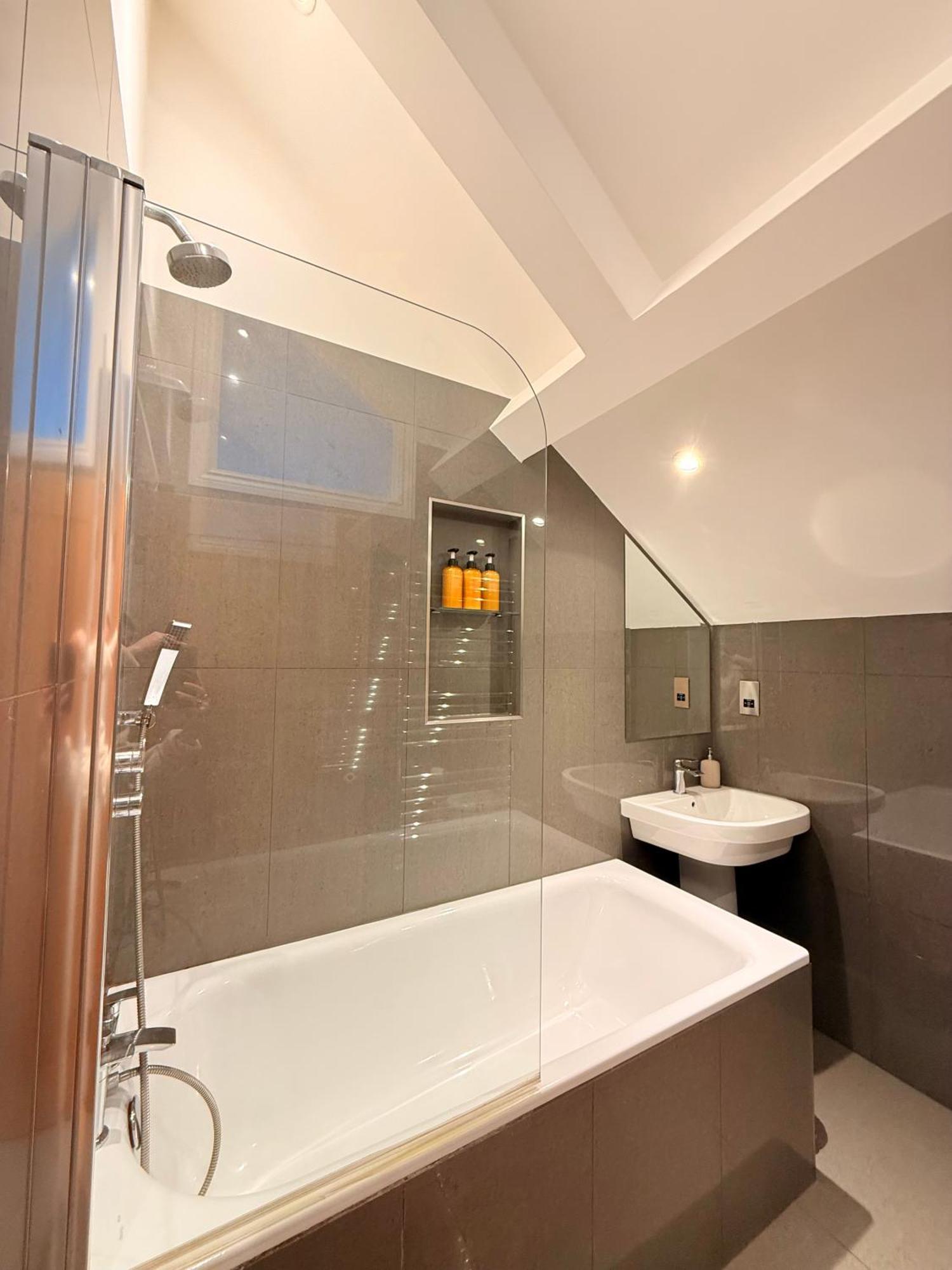 Penthouse River View With Secure Parking Apartment *