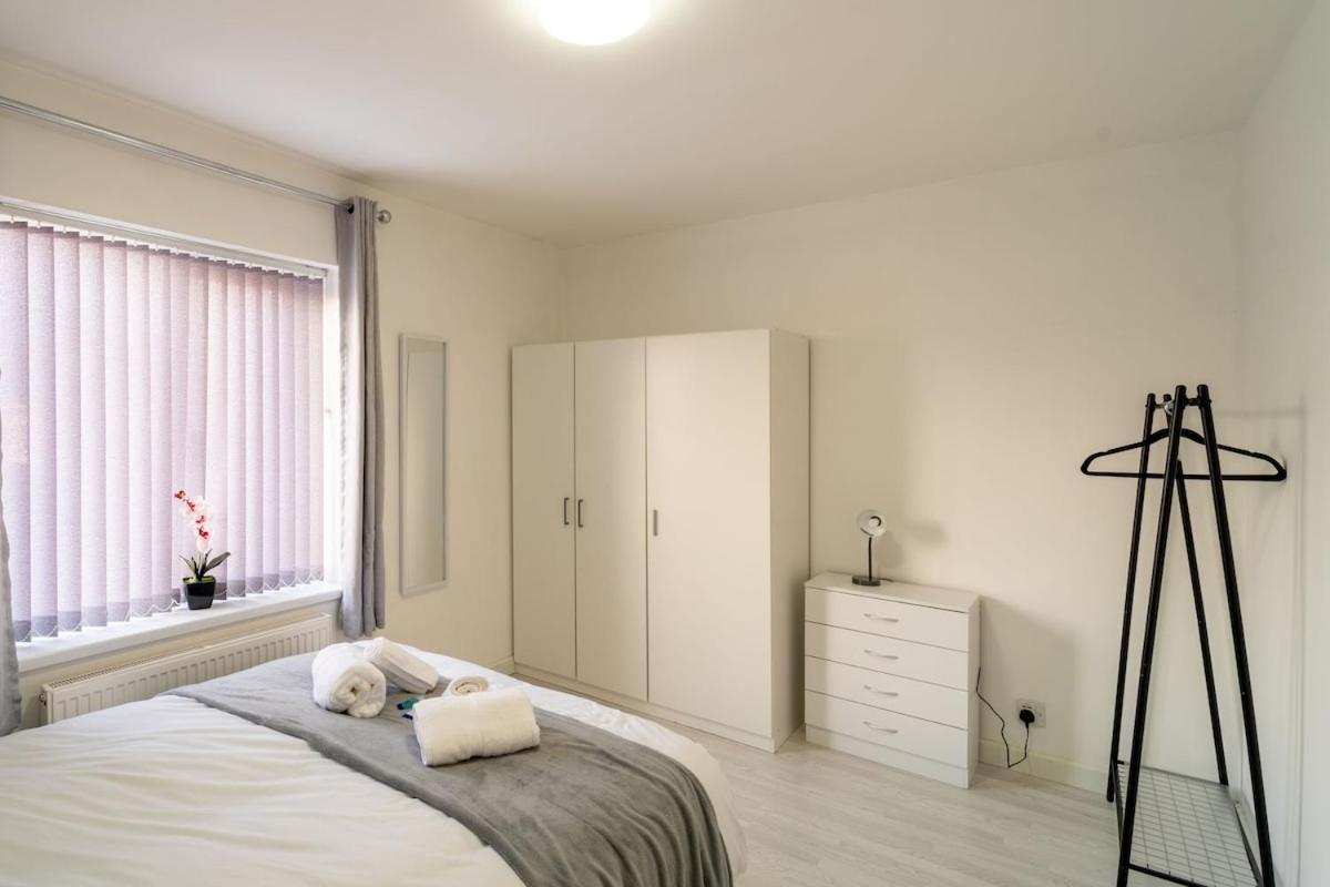 Holiday home Stylish 4 Bed Henbury With Free Parking