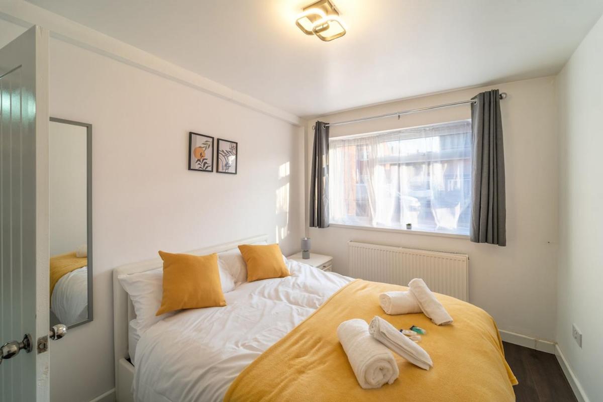 Holiday home Stylish 4 Bed Henbury With Free Parking