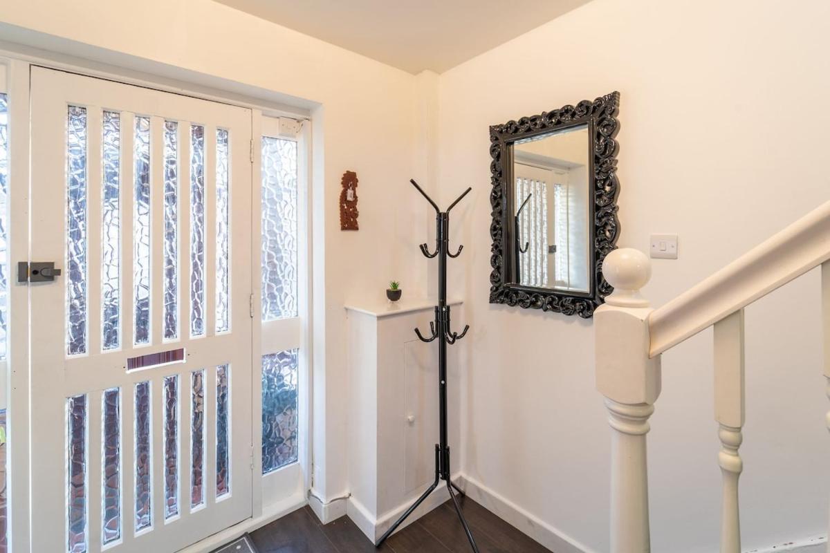 Stylish 4 Bed Henbury With Free Parking *