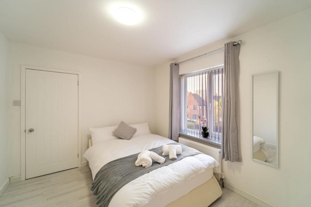 Holiday home Stylish 4 Bed Henbury With Free Parking *