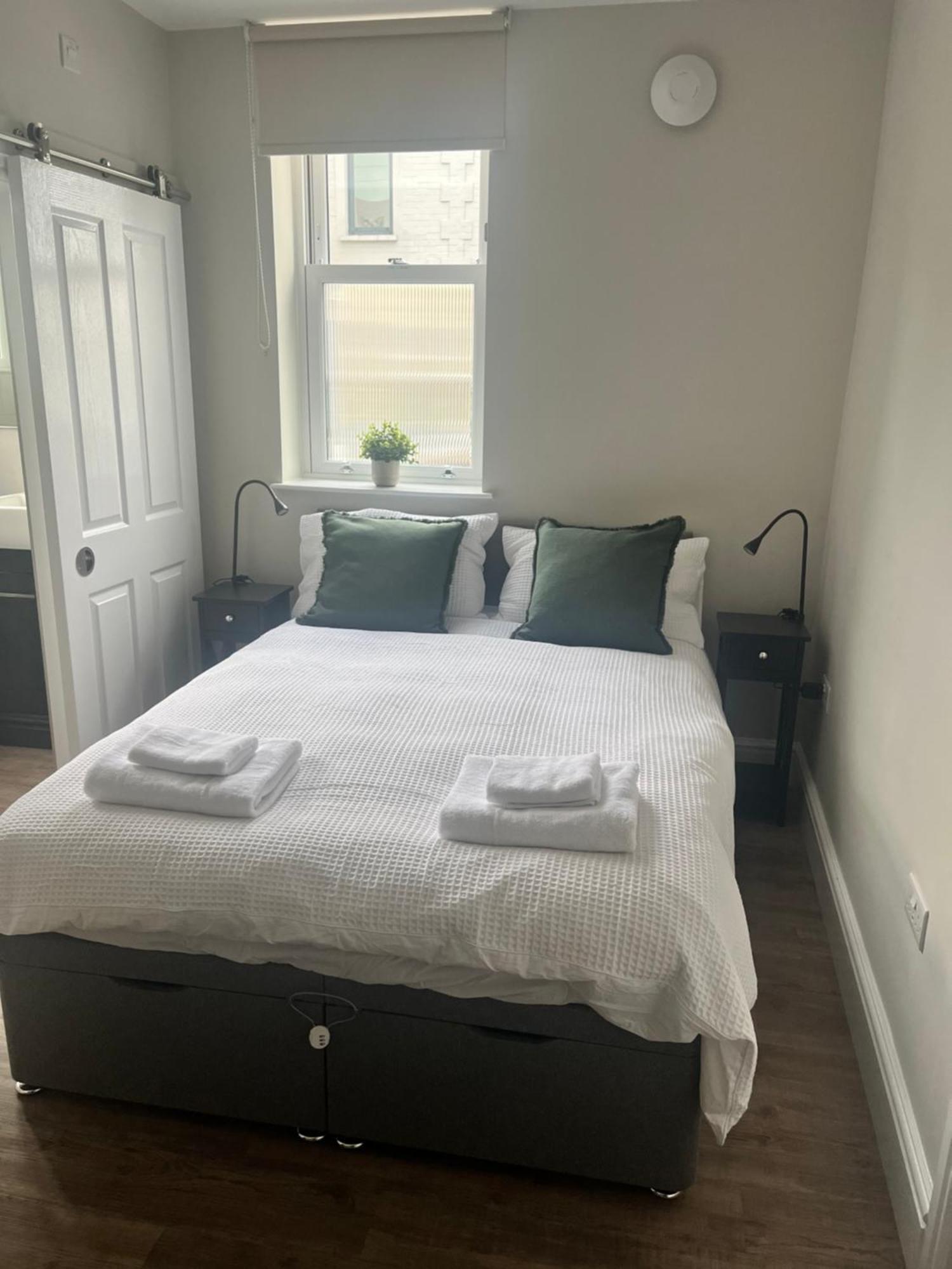 Apartment Luxury One Bedroom *