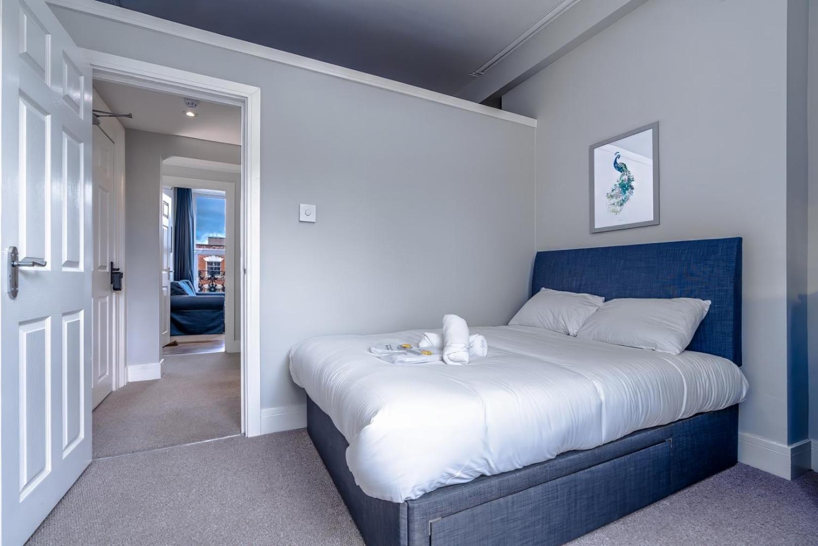 Apartment: Near Cafes, Bars & Bistros Apartment