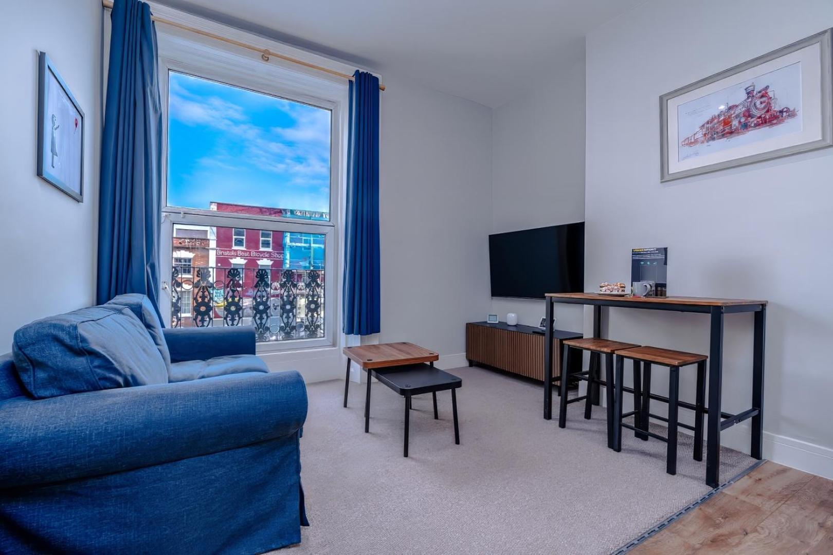 Apartment: Near Cafes, Bars & Bistros Bristol