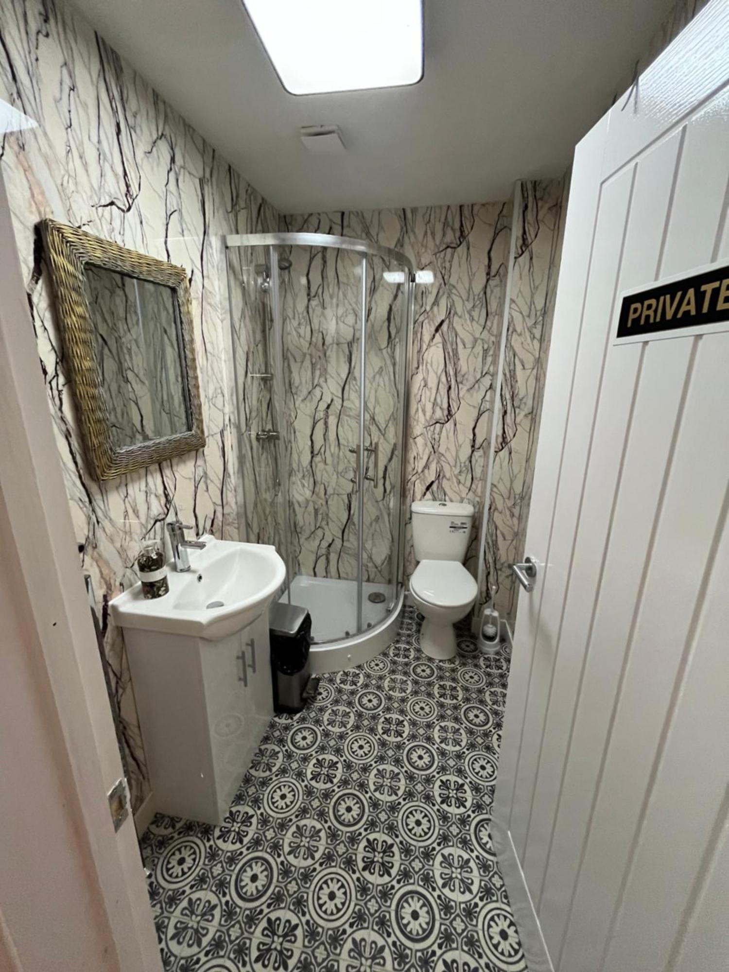 Spacious Near Southmead Hospital Guest house *