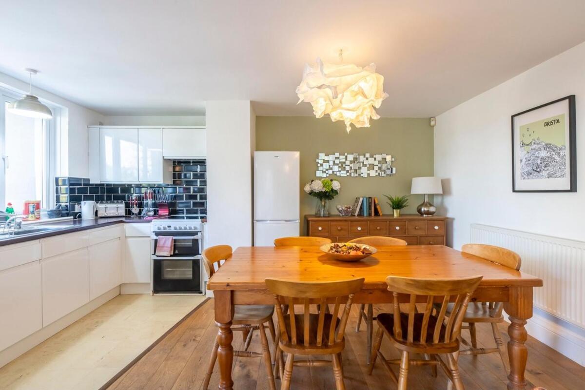 Beautiful Cotham Garden Flat 2 Bedroom Apartment *