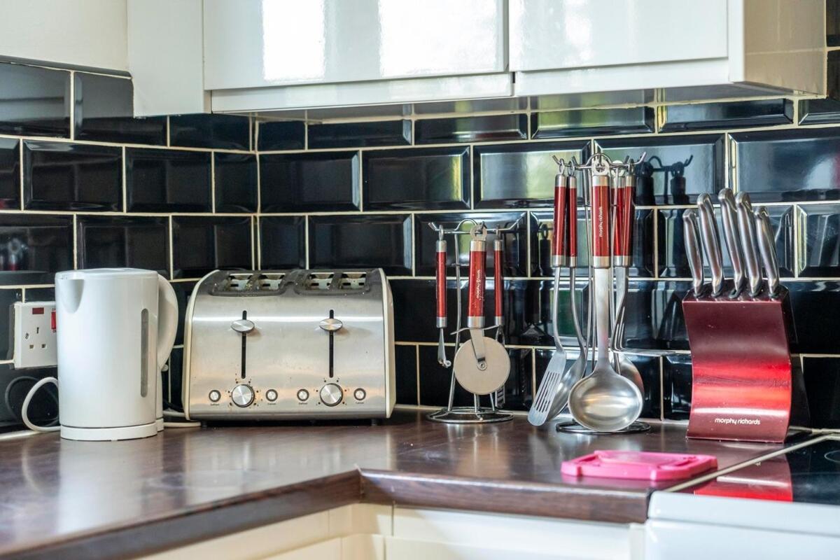 Beautiful Cotham Garden Flat 2 Bedroom Apartment *