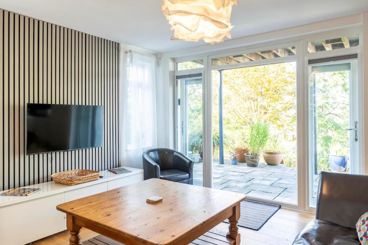 Beautiful Cotham Garden Flat 2 Bedroom * Bristol