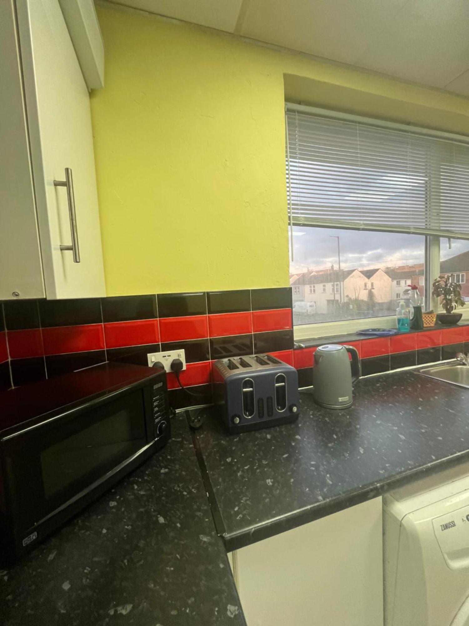Apartment Executive 3 Near Southmead Hospital On Bathroom *