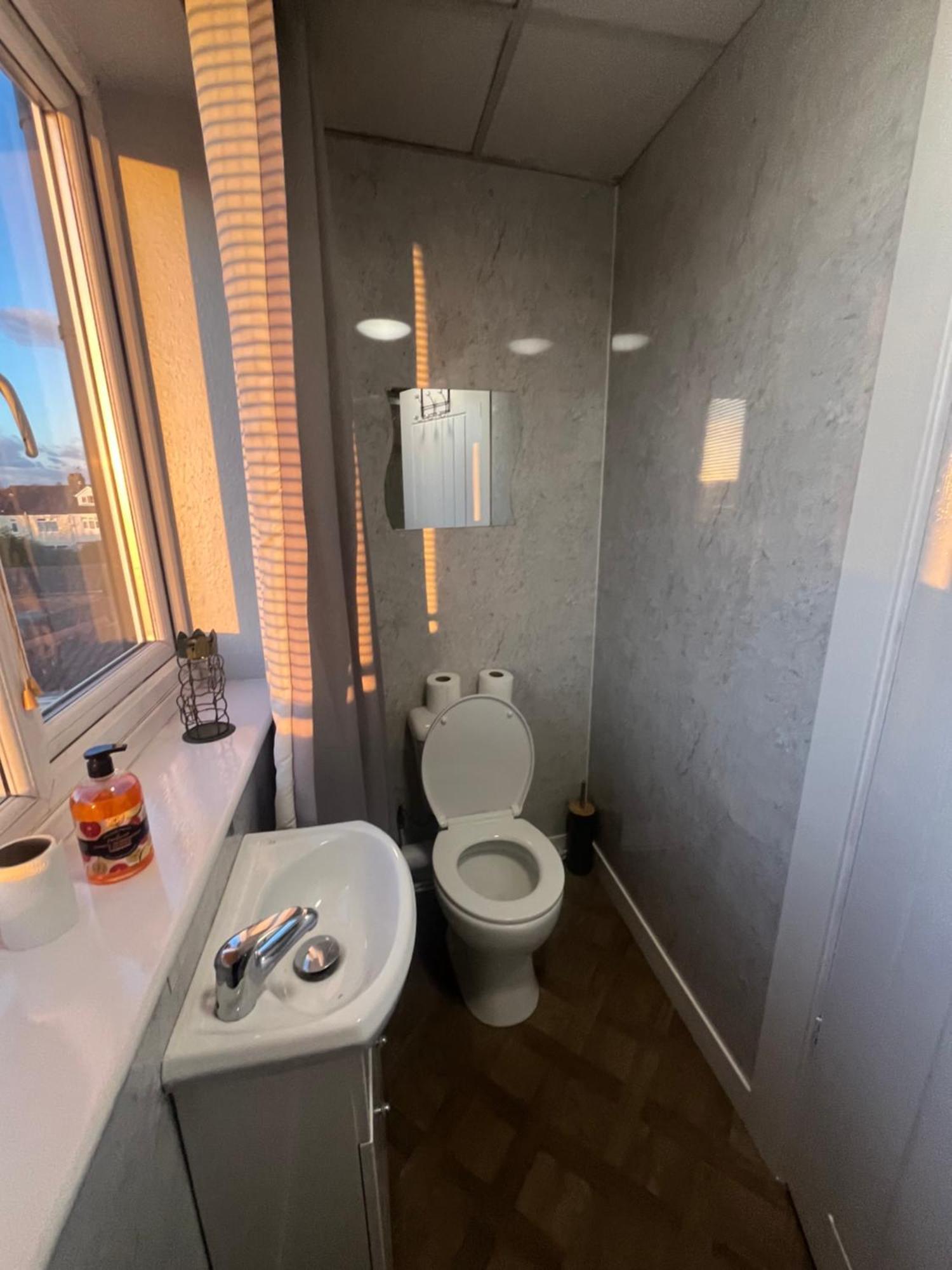 Executive 3 Near Southmead Hospital On Bathroom