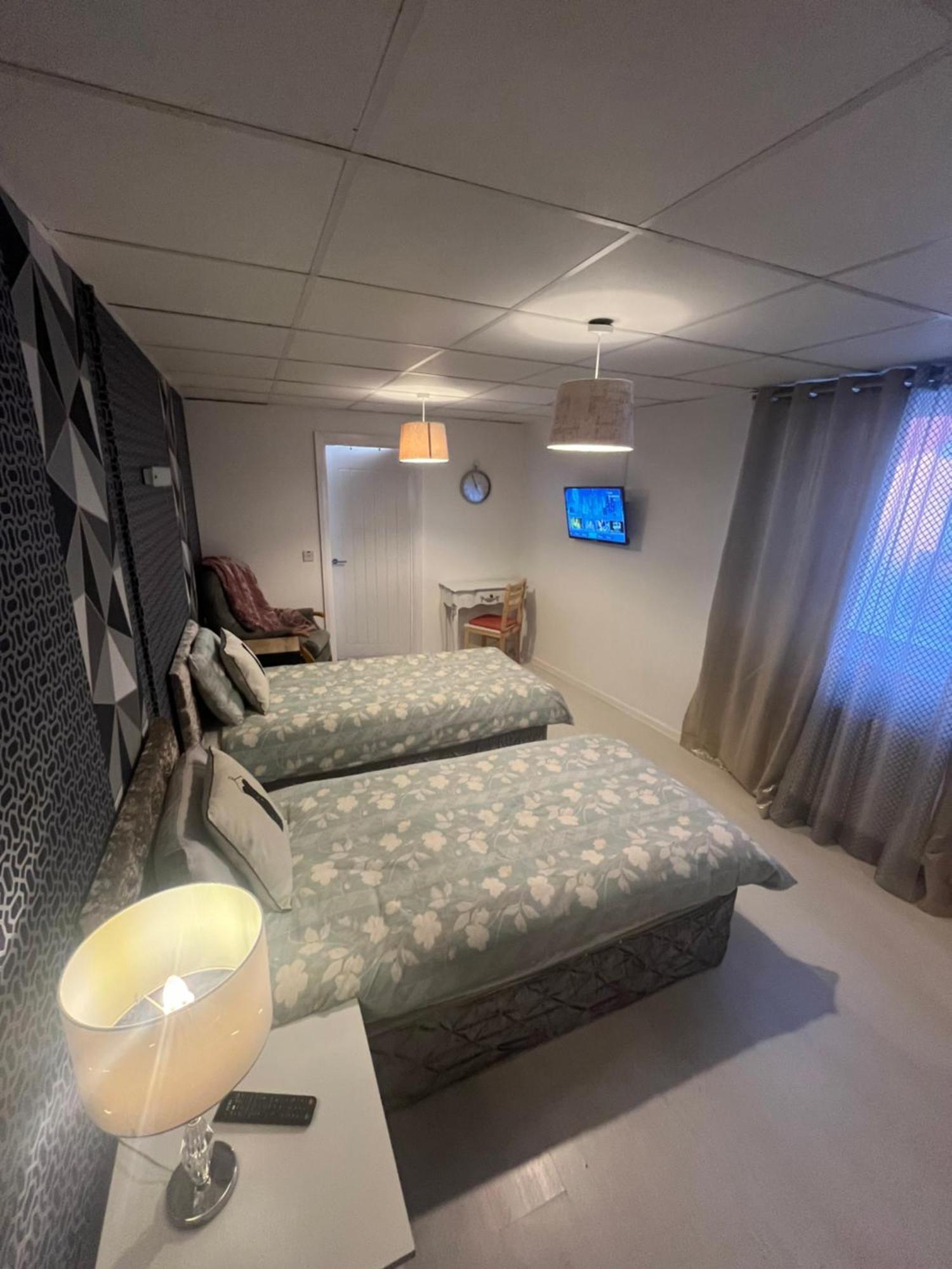 Executive 3 Near Southmead Hospital On Bathroom Apartment