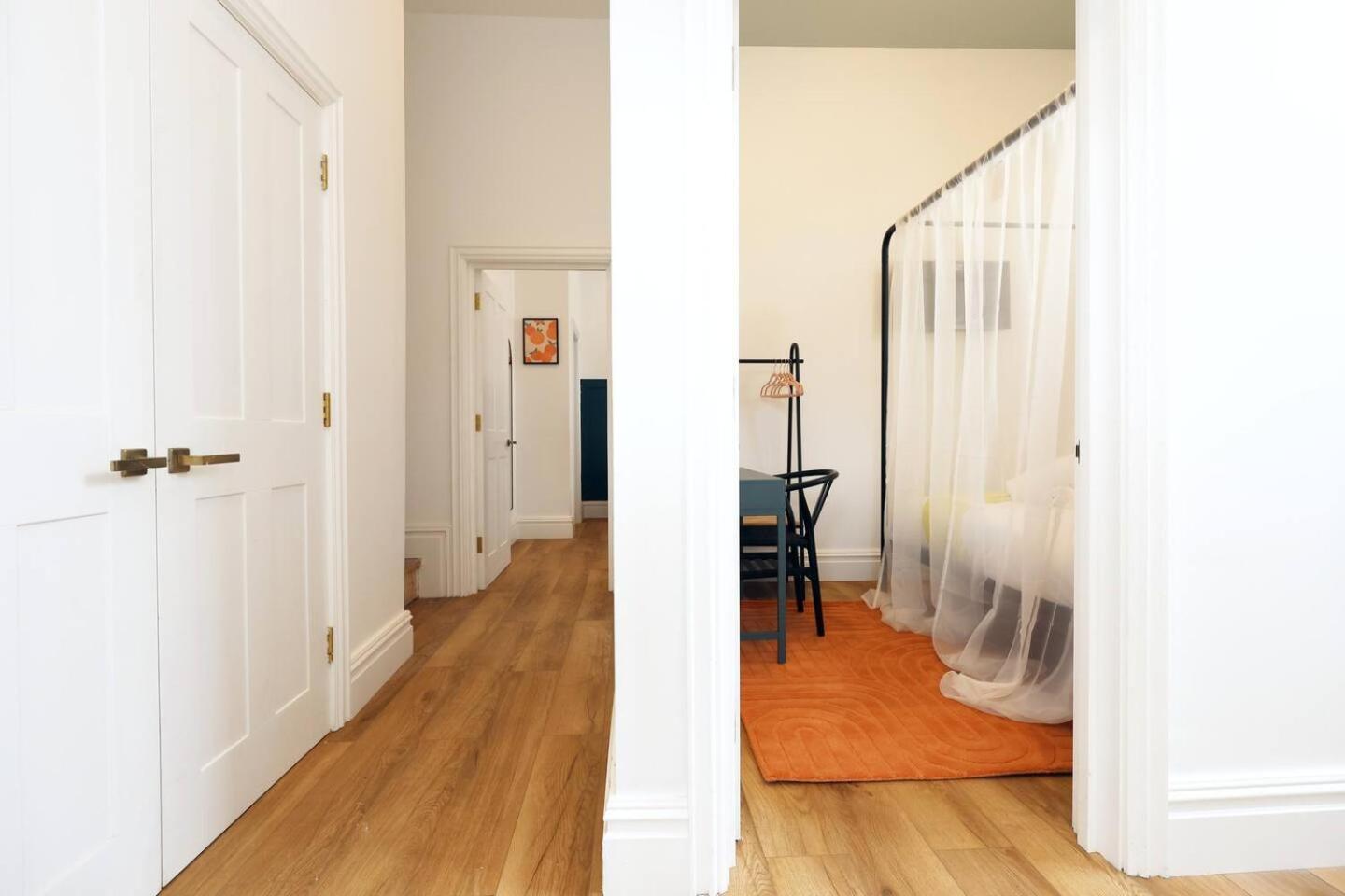 Bright And Modern 3br Flat For 8 Guests *