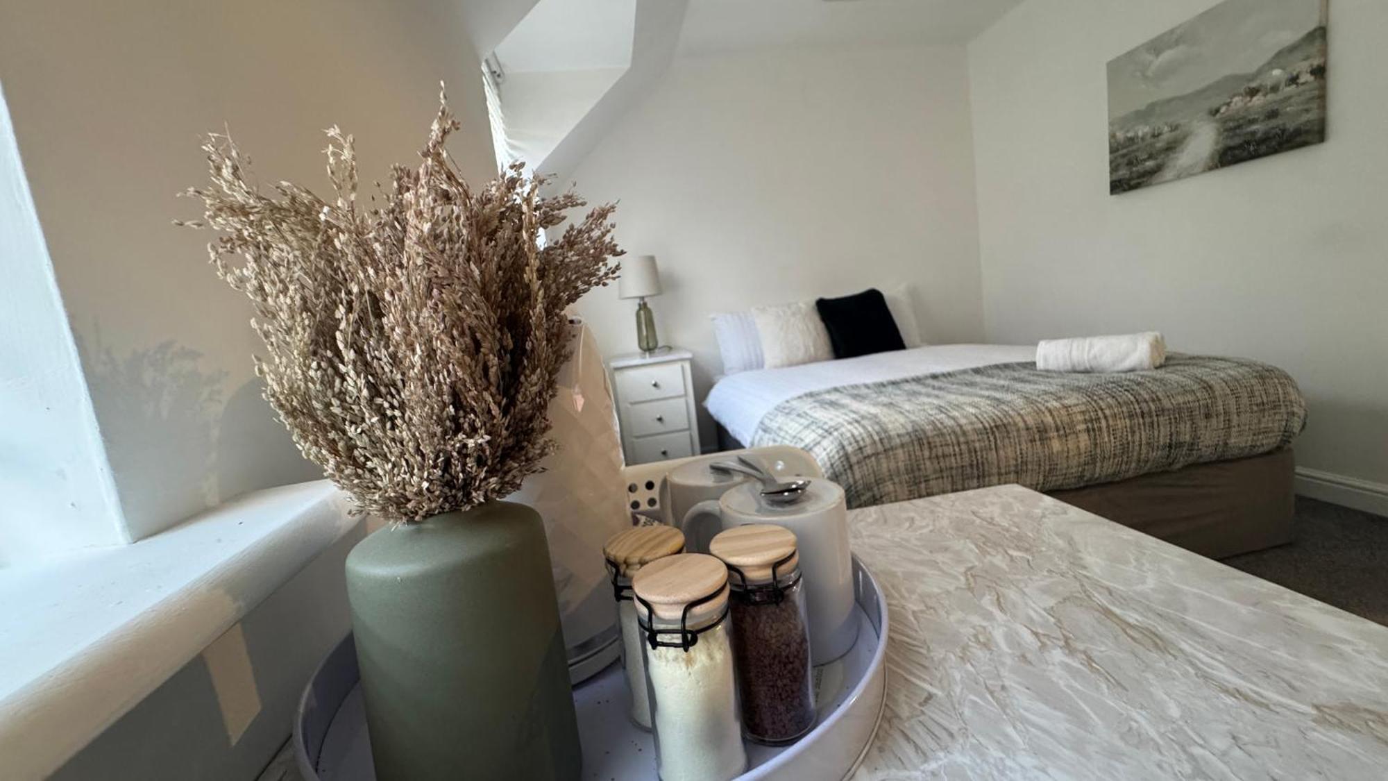 Cozy Luxe * Bristol