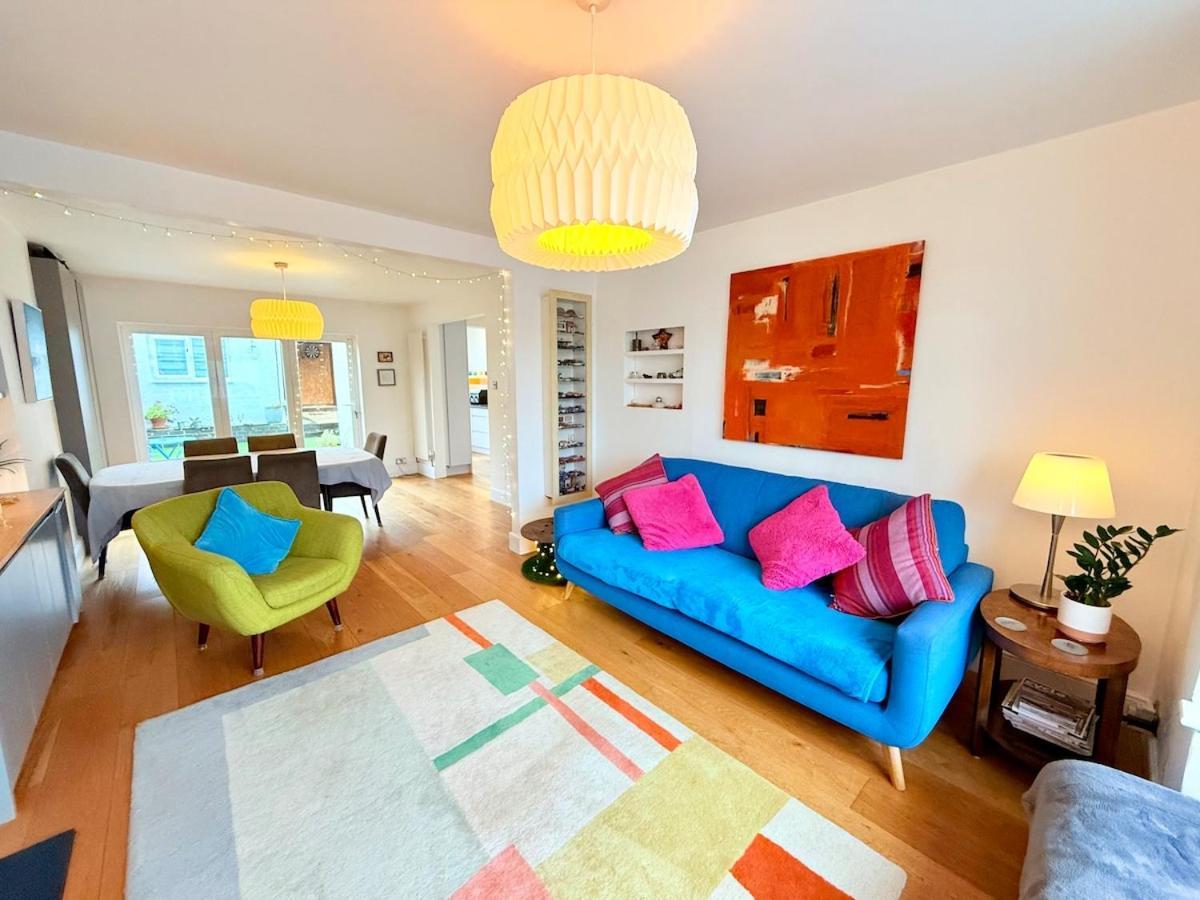 Redland's Fun & Colourful Artistic House * Bristol