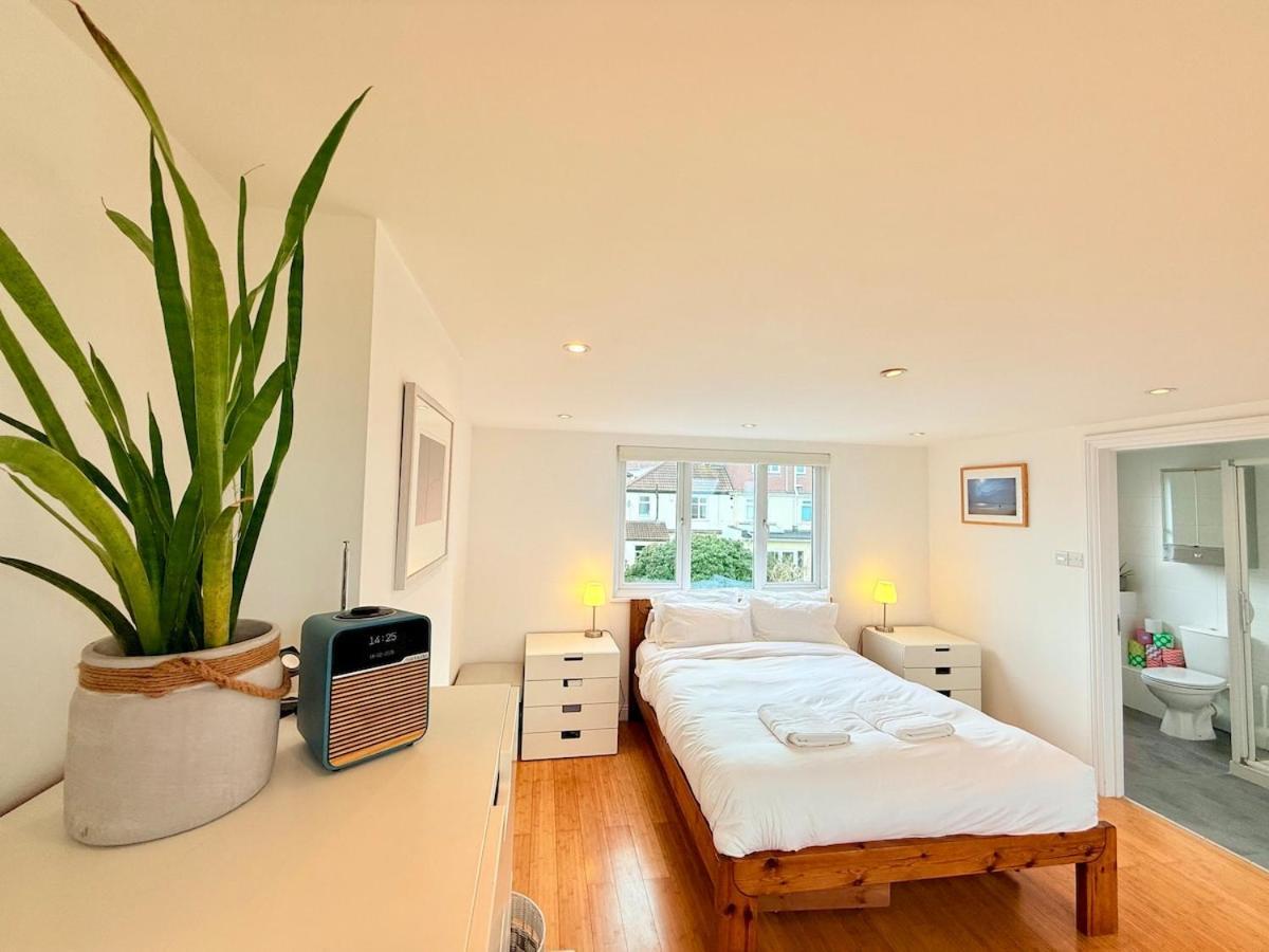 Redland's Fun & Colourful Artistic House Bristol